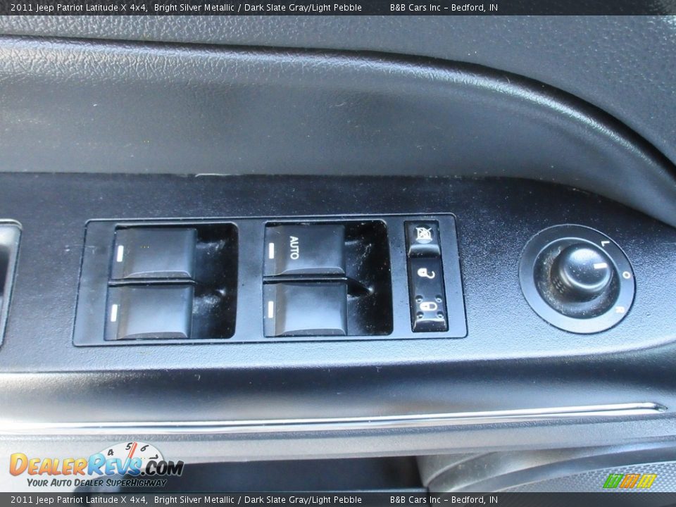 2011 Jeep Patriot Latitude X 4x4 Bright Silver Metallic / Dark Slate Gray/Light Pebble Photo #27