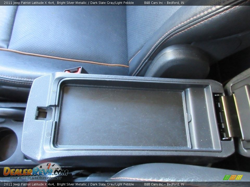 2011 Jeep Patriot Latitude X 4x4 Bright Silver Metallic / Dark Slate Gray/Light Pebble Photo #33