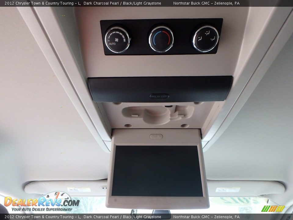 2012 Chrysler Town & Country Touring - L Dark Charcoal Pearl / Black/Light Graystone Photo #20