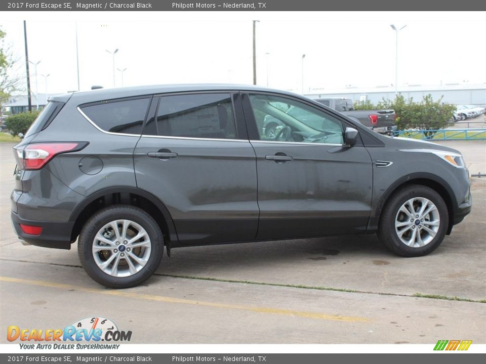 2017 Ford Escape SE Magnetic / Charcoal Black Photo #8