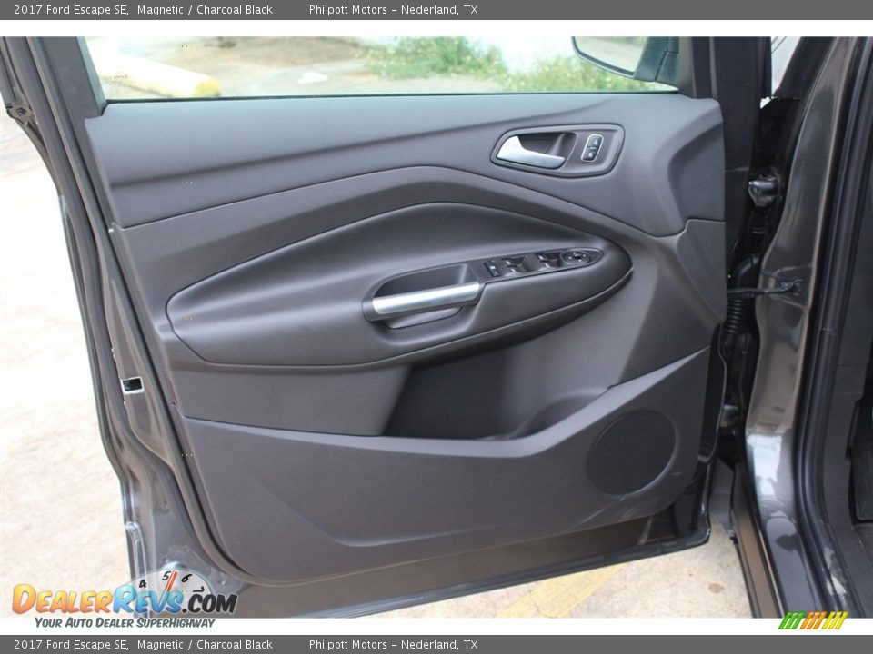 2017 Ford Escape SE Magnetic / Charcoal Black Photo #11
