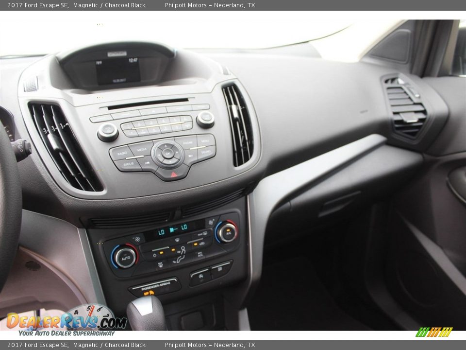 2017 Ford Escape SE Magnetic / Charcoal Black Photo #15
