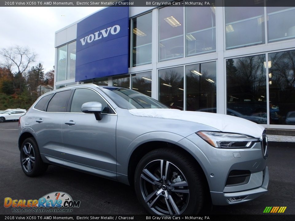 Front 3/4 View of 2018 Volvo XC60 T6 AWD Momentum Photo #1