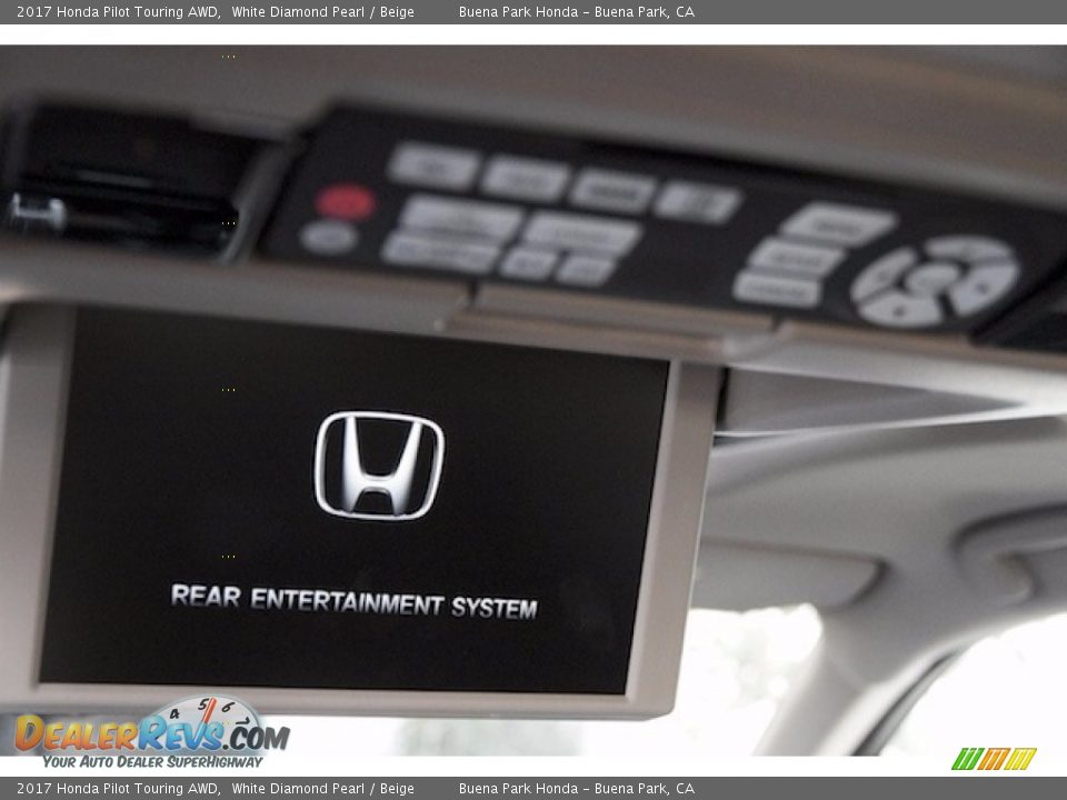 2017 Honda Pilot Touring AWD White Diamond Pearl / Beige Photo #15
