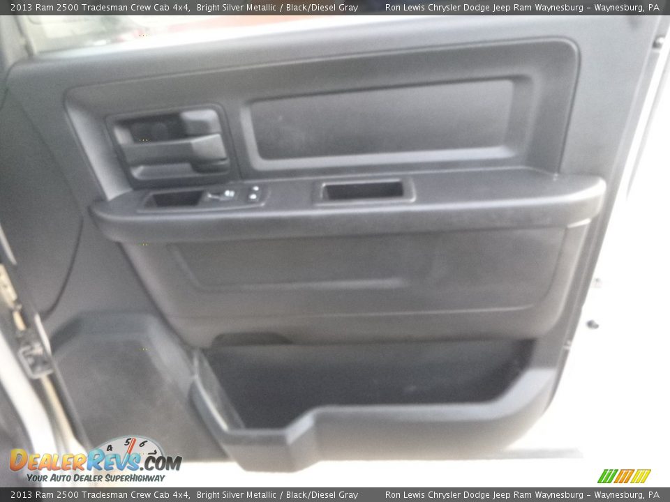 2013 Ram 2500 Tradesman Crew Cab 4x4 Bright Silver Metallic / Black/Diesel Gray Photo #12