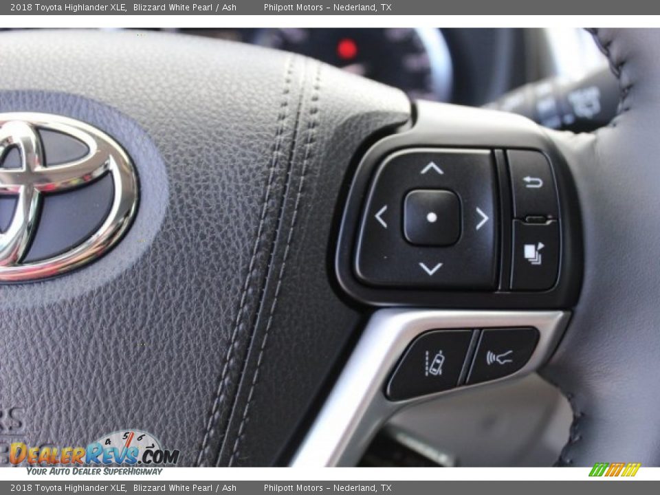 2018 Toyota Highlander XLE Blizzard White Pearl / Ash Photo #18