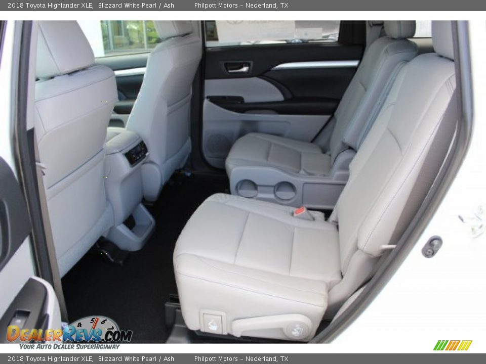 2018 Toyota Highlander XLE Blizzard White Pearl / Ash Photo #22