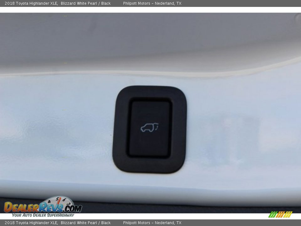 2018 Toyota Highlander XLE Blizzard White Pearl / Black Photo #25