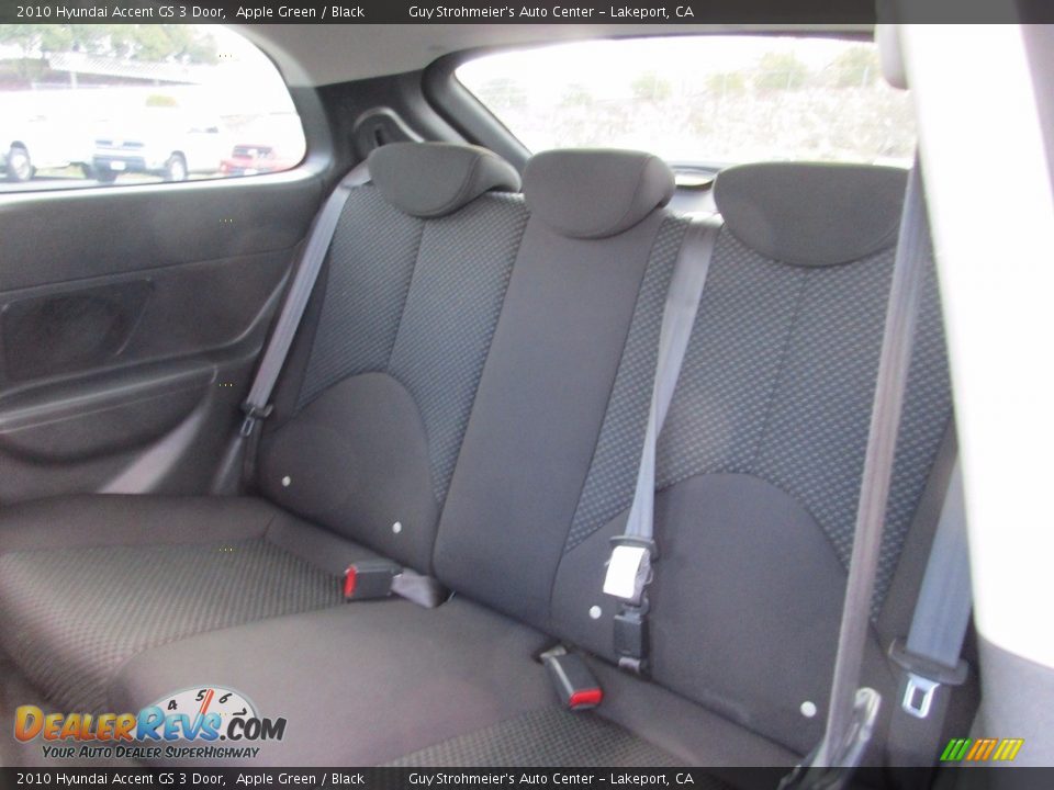 2010 Hyundai Accent GS 3 Door Apple Green / Black Photo #9