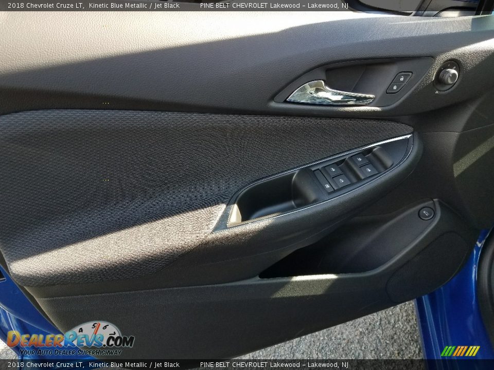 2018 Chevrolet Cruze LT Kinetic Blue Metallic / Jet Black Photo #8