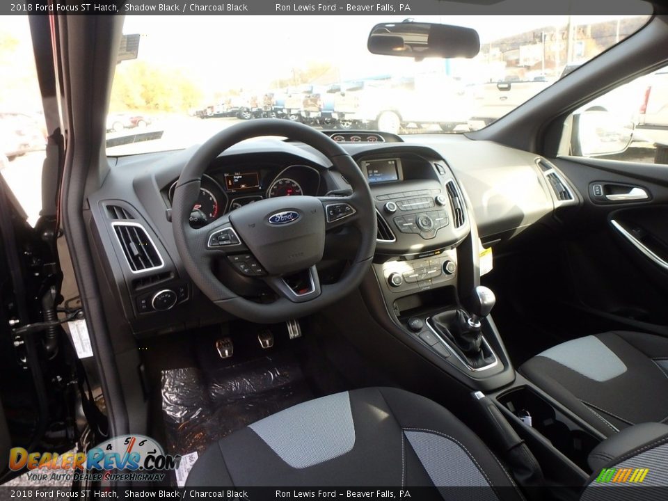 Charcoal Black Interior - 2018 Ford Focus ST Hatch Photo #14
