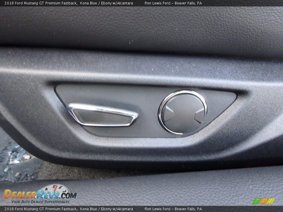 Controls of 2018 Ford Mustang GT Premium Fastback Photo #16