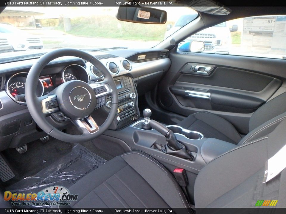 Ebony Interior - 2018 Ford Mustang GT Fastback Photo #13