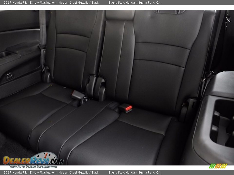 2017 Honda Pilot EX-L w/Navigation Modern Steel Metallic / Black Photo #15