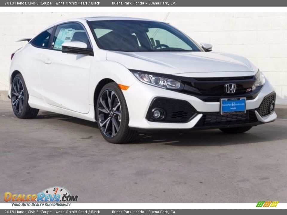 Front 3/4 View of 2018 Honda Civic Si Coupe Photo #1