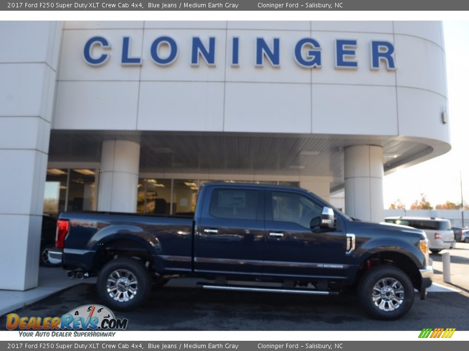 2017 Ford F250 Super Duty XLT Crew Cab 4x4 Blue Jeans / Medium Earth Gray Photo #2