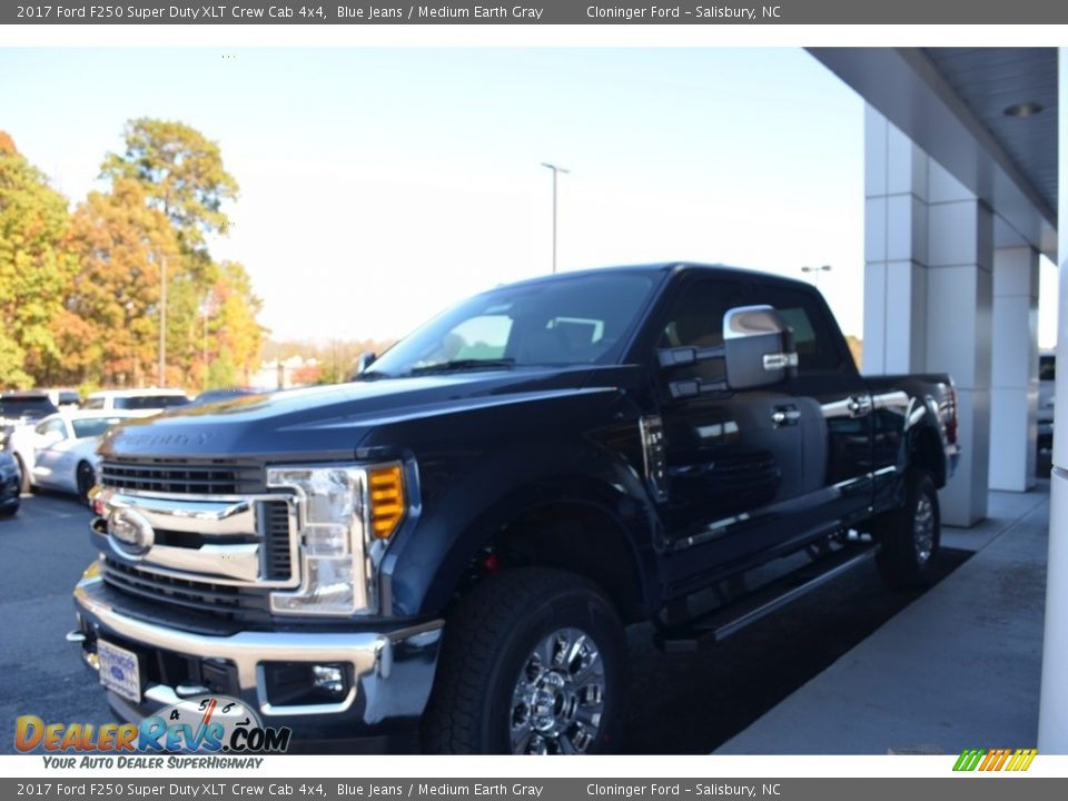 2017 Ford F250 Super Duty XLT Crew Cab 4x4 Blue Jeans / Medium Earth Gray Photo #3