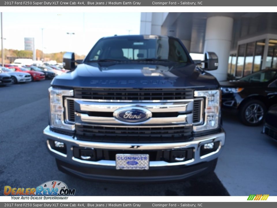 2017 Ford F250 Super Duty XLT Crew Cab 4x4 Blue Jeans / Medium Earth Gray Photo #4