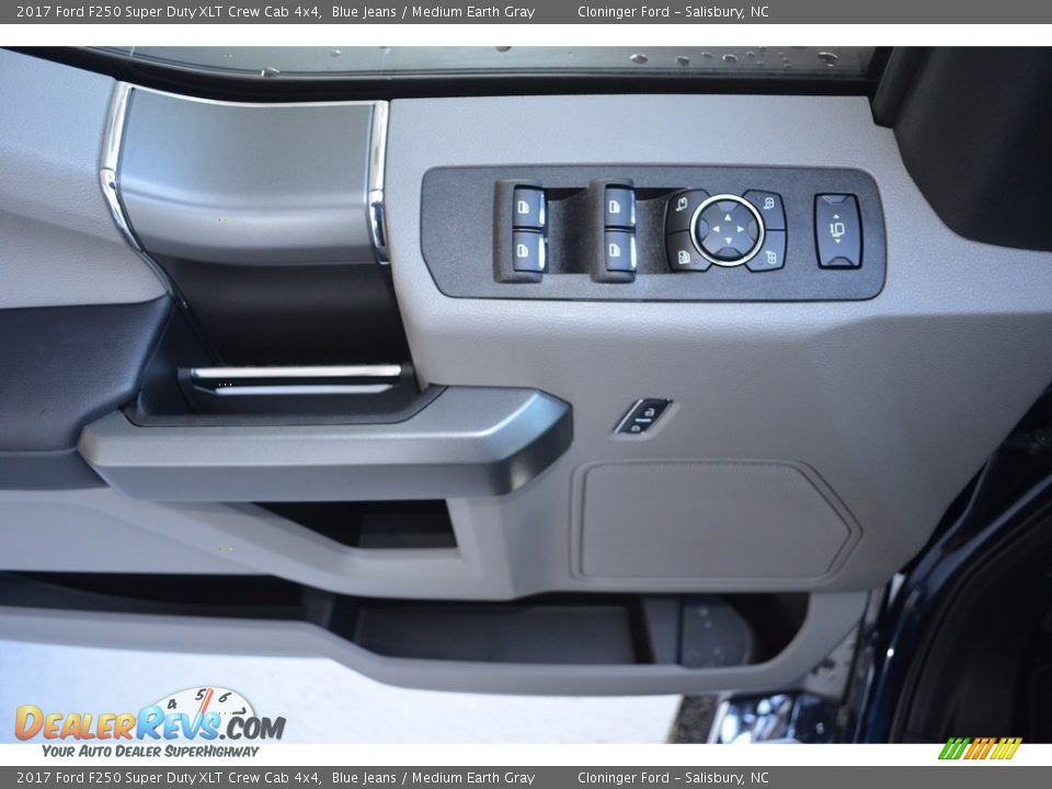 2017 Ford F250 Super Duty XLT Crew Cab 4x4 Blue Jeans / Medium Earth Gray Photo #7