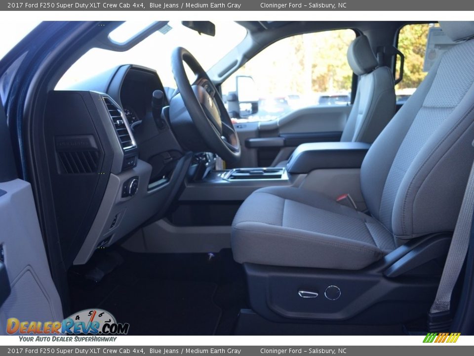2017 Ford F250 Super Duty XLT Crew Cab 4x4 Blue Jeans / Medium Earth Gray Photo #8