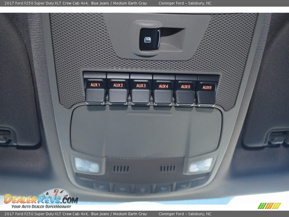 2017 Ford F250 Super Duty XLT Crew Cab 4x4 Blue Jeans / Medium Earth Gray Photo #17
