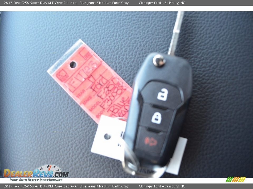 2017 Ford F250 Super Duty XLT Crew Cab 4x4 Blue Jeans / Medium Earth Gray Photo #20