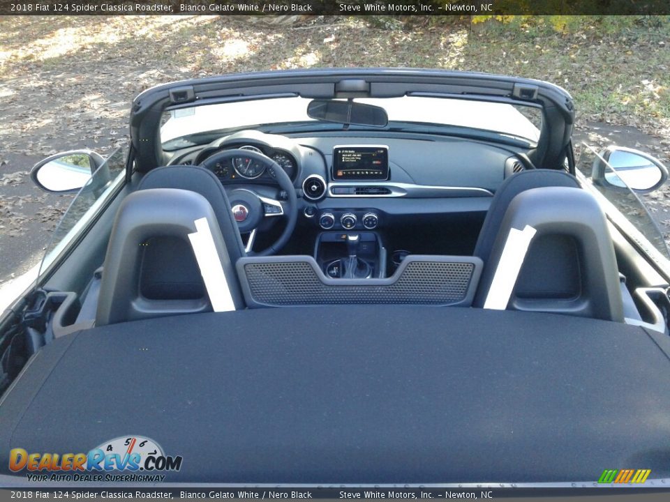 Dashboard of 2018 Fiat 124 Spider Classica Roadster Photo #11