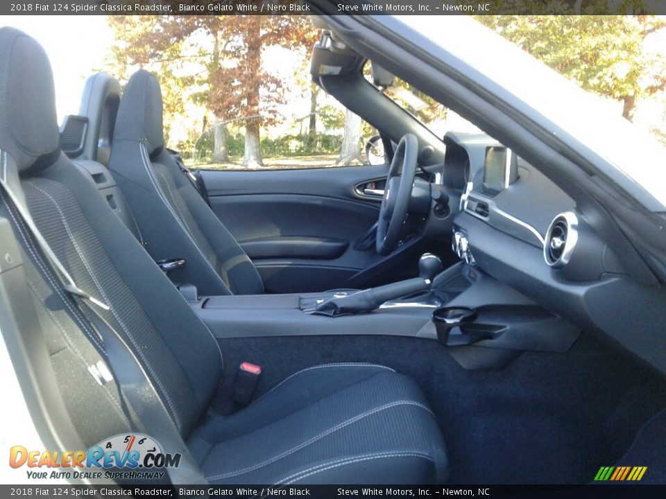 Front Seat of 2018 Fiat 124 Spider Classica Roadster Photo #13
