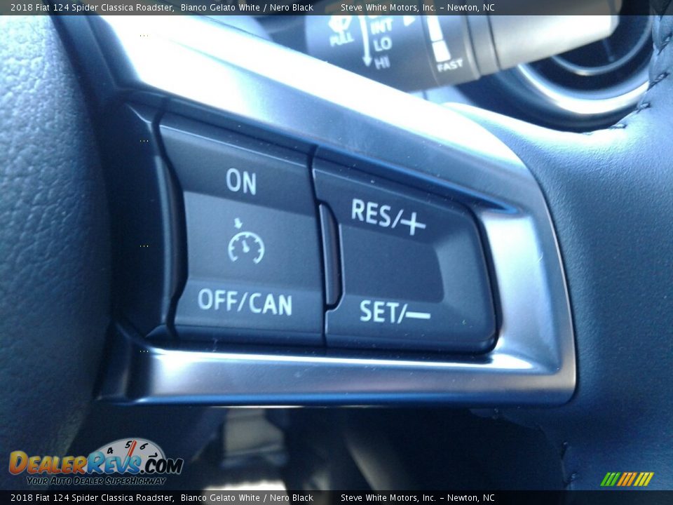 Controls of 2018 Fiat 124 Spider Classica Roadster Photo #16