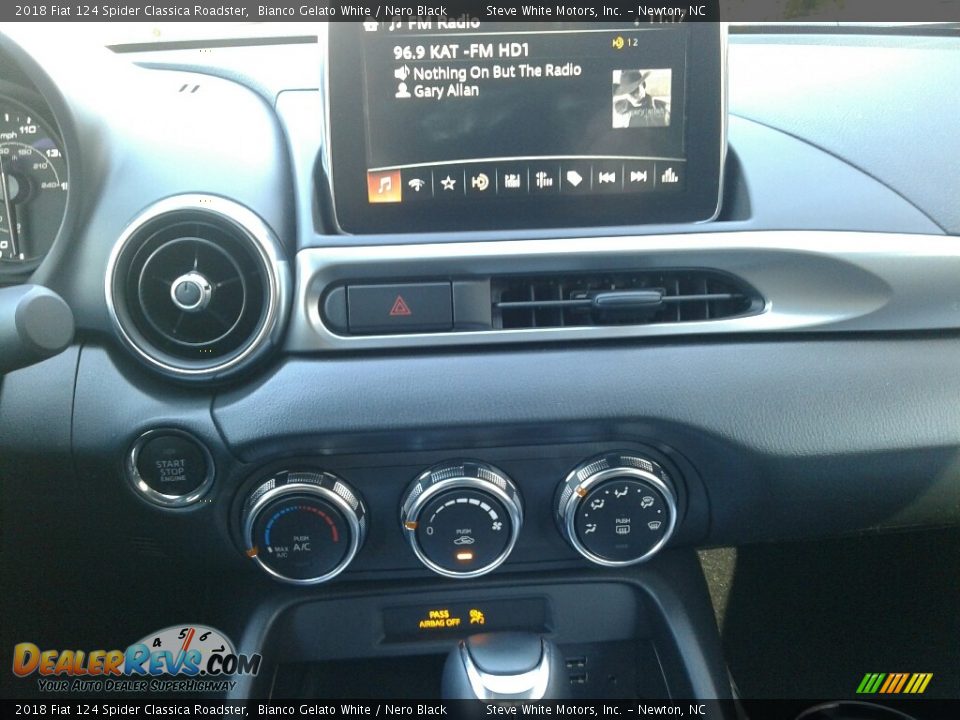 Dashboard of 2018 Fiat 124 Spider Classica Roadster Photo #22