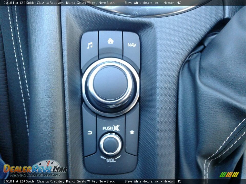 Controls of 2018 Fiat 124 Spider Classica Roadster Photo #23