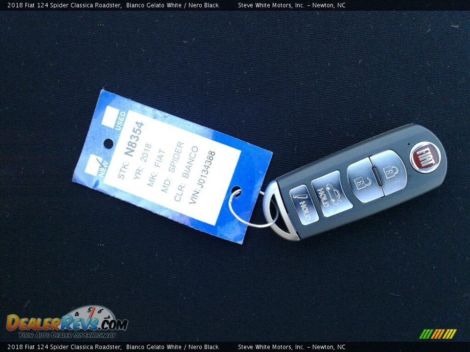 Keys of 2018 Fiat 124 Spider Classica Roadster Photo #32