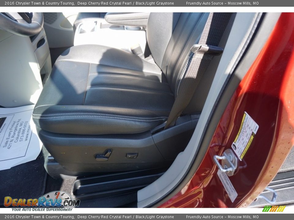 2016 Chrysler Town & Country Touring Deep Cherry Red Crystal Pearl / Black/Light Graystone Photo #19