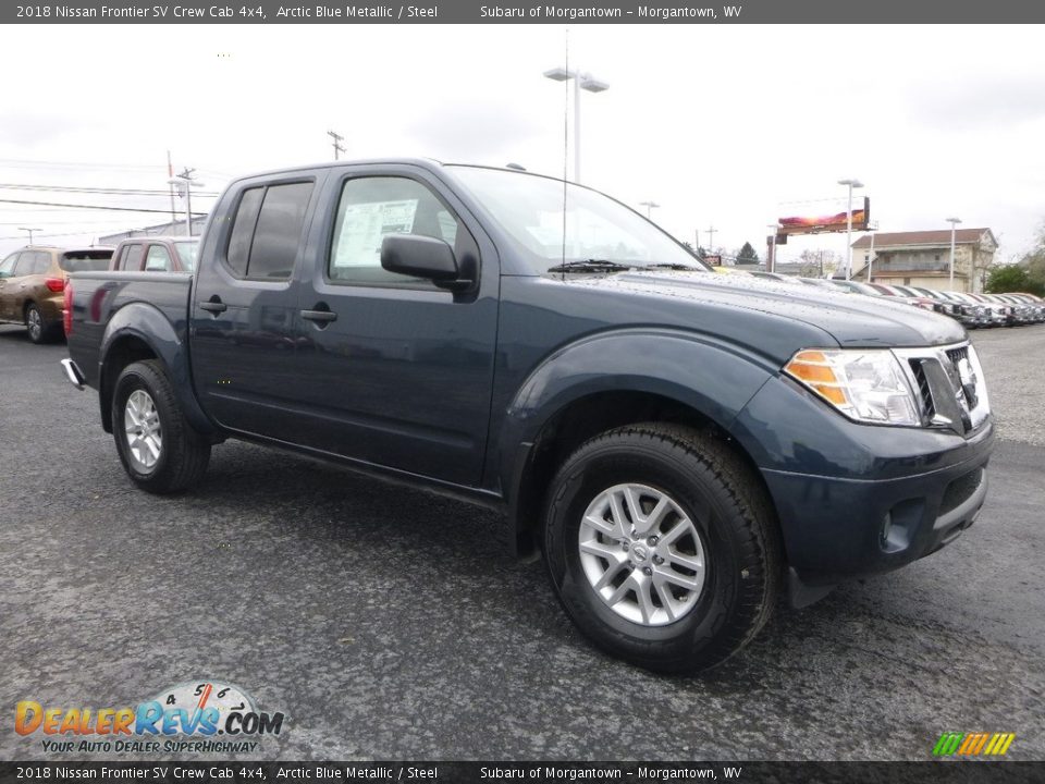 Front 3/4 View of 2018 Nissan Frontier SV Crew Cab 4x4 Photo #1