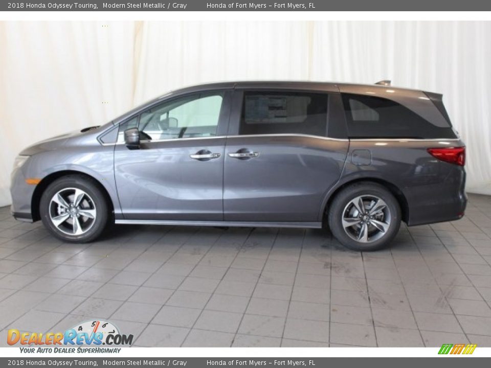 2018 Honda Odyssey Touring Modern Steel Metallic / Gray Photo #5