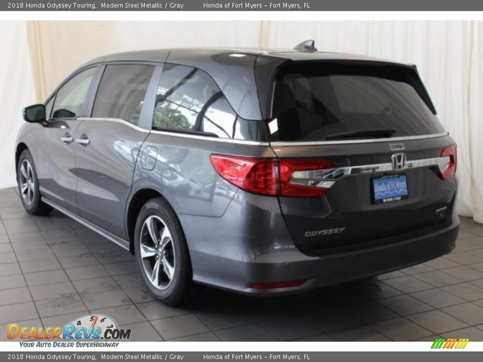 2018 Honda Odyssey Touring Modern Steel Metallic / Gray Photo #6