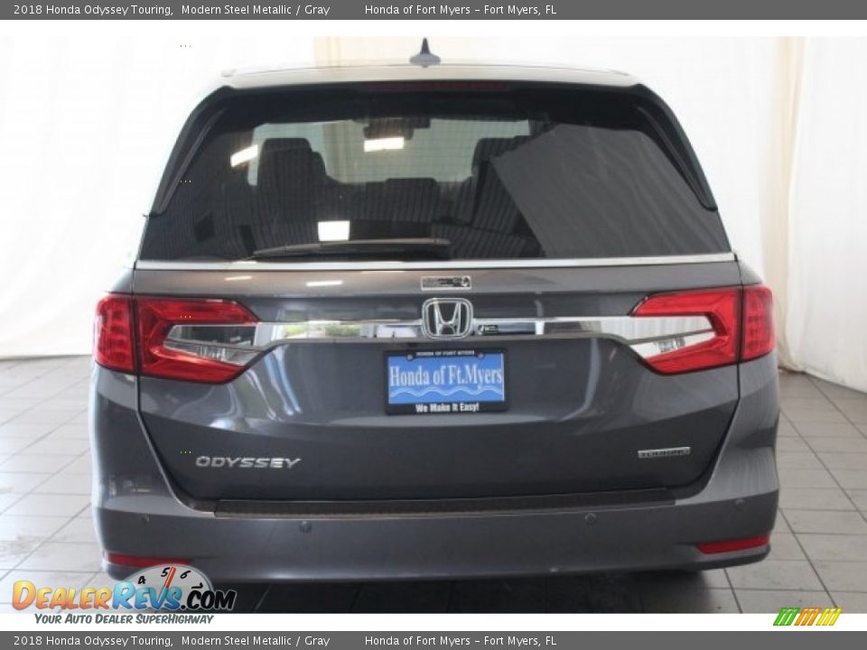 2018 Honda Odyssey Touring Modern Steel Metallic / Gray Photo #7