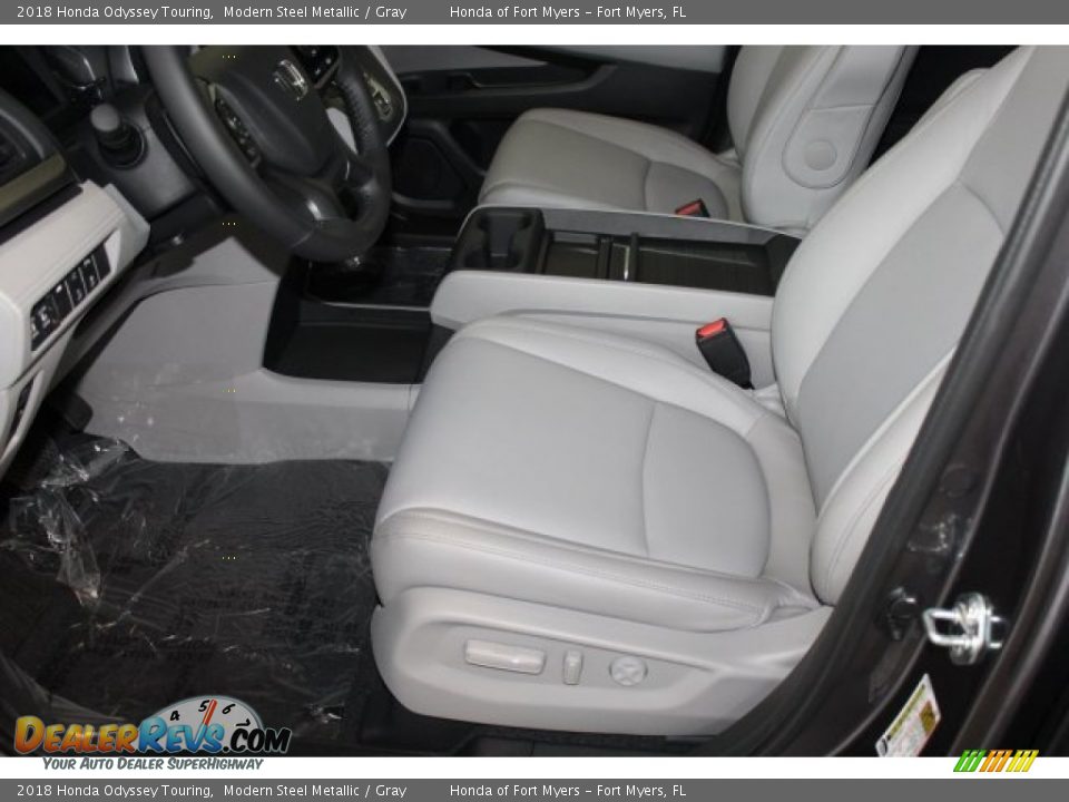 2018 Honda Odyssey Touring Modern Steel Metallic / Gray Photo #12