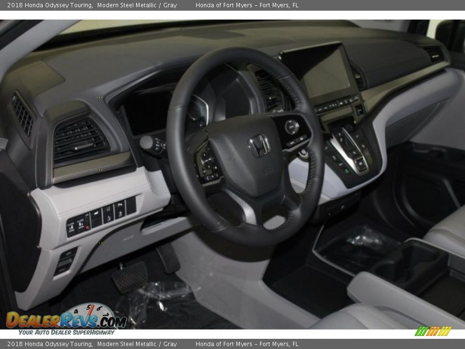 2018 Honda Odyssey Touring Modern Steel Metallic / Gray Photo #13