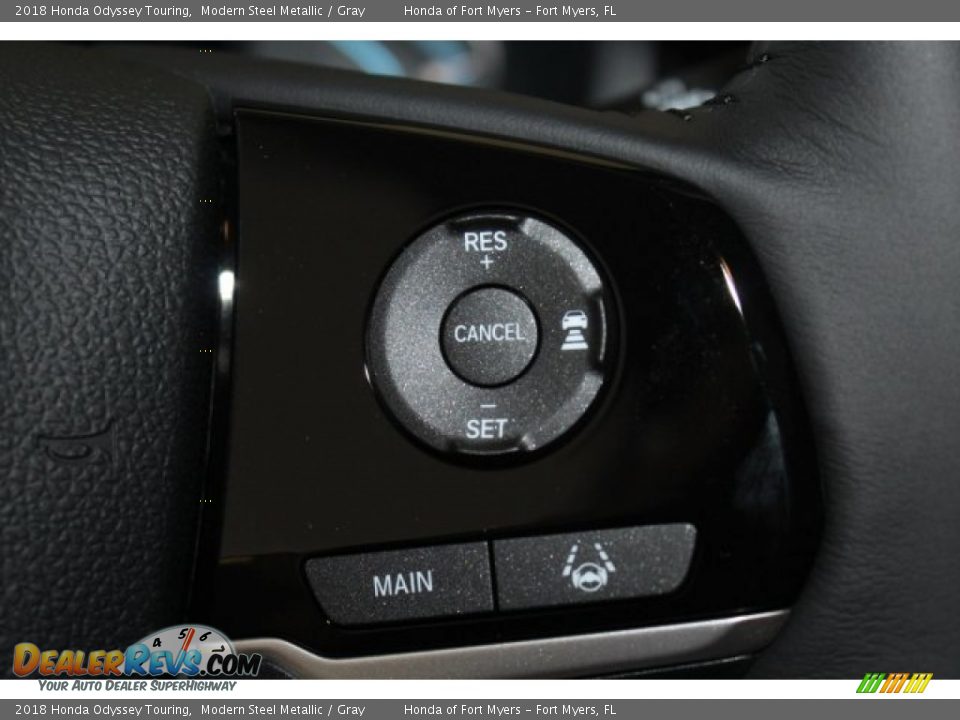 2018 Honda Odyssey Touring Modern Steel Metallic / Gray Photo #16
