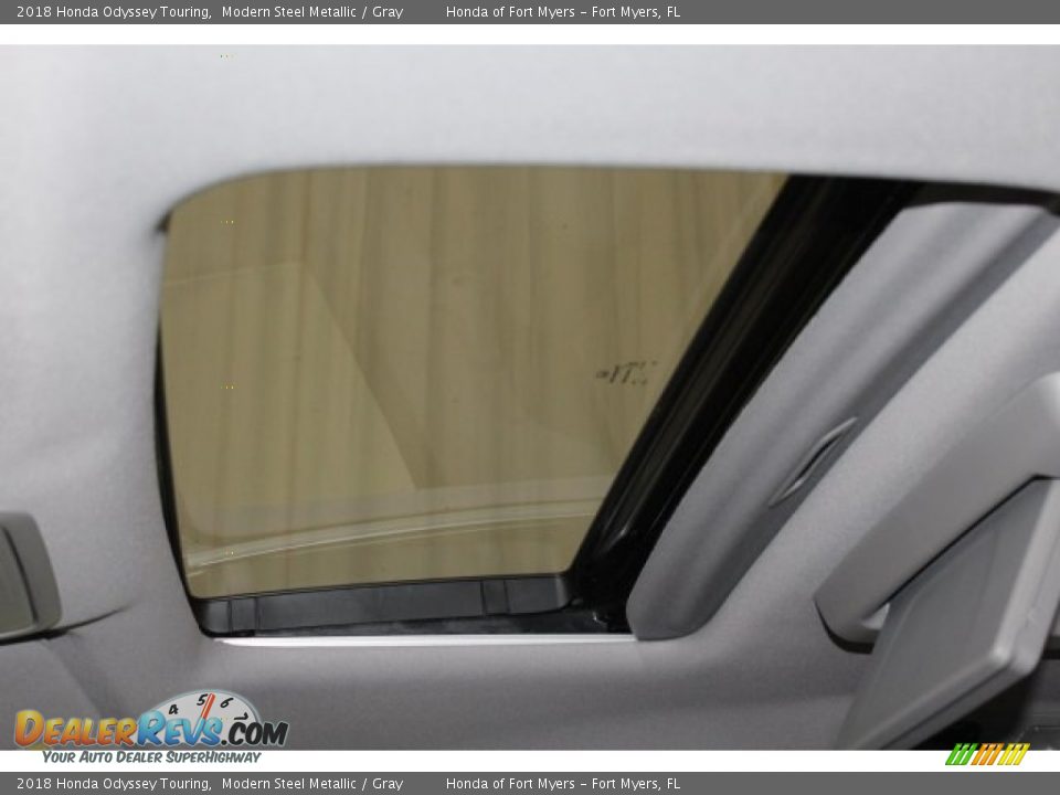 2018 Honda Odyssey Touring Modern Steel Metallic / Gray Photo #23