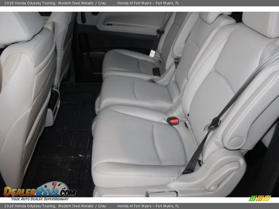 2018 Honda Odyssey Touring Modern Steel Metallic / Gray Photo #24