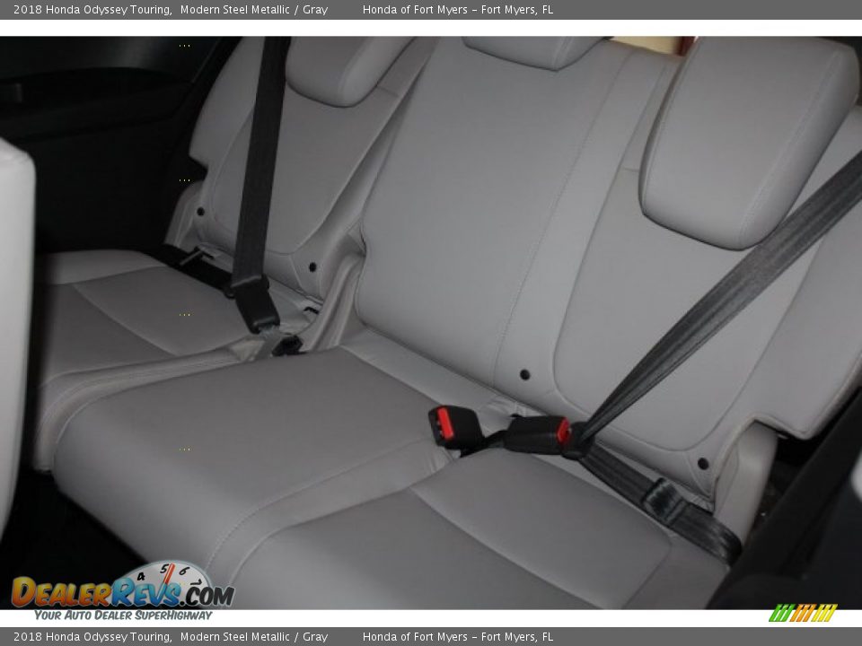 2018 Honda Odyssey Touring Modern Steel Metallic / Gray Photo #26