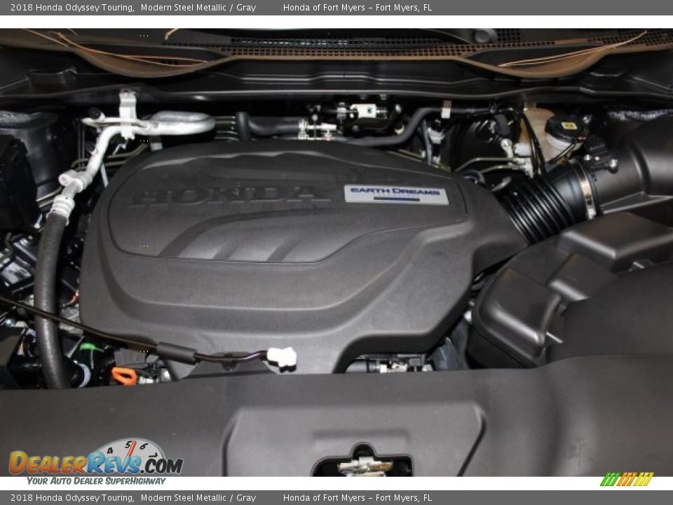2018 Honda Odyssey Touring Modern Steel Metallic / Gray Photo #29