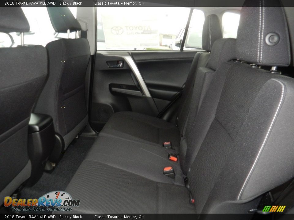 2018 Toyota RAV4 XLE AWD Black / Black Photo #5