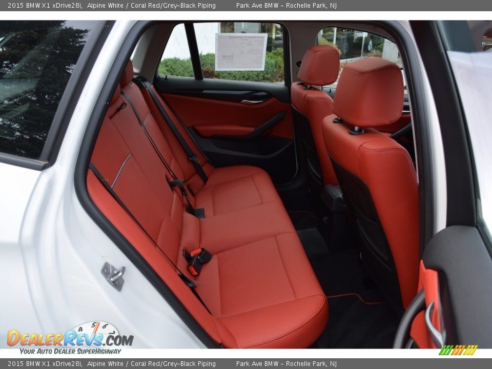 2015 BMW X1 xDrive28i Alpine White / Coral Red/Grey-Black Piping Photo #25