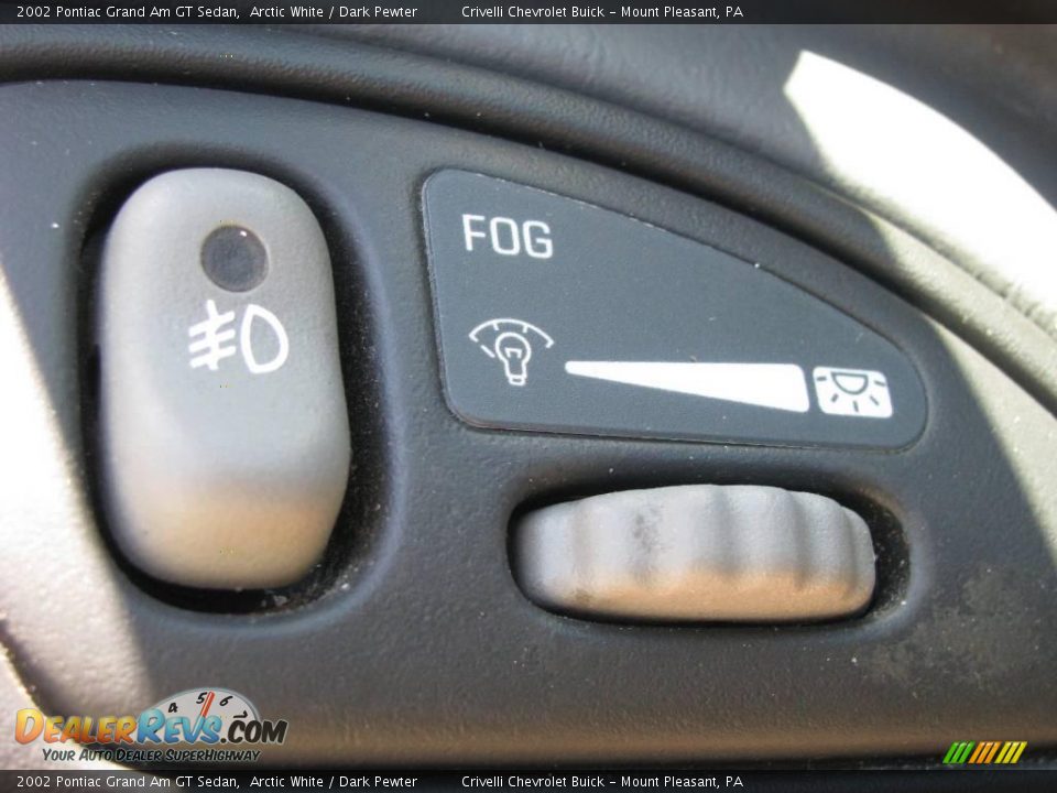 2002 Pontiac Grand Am GT Sedan Arctic White / Dark Pewter Photo #18