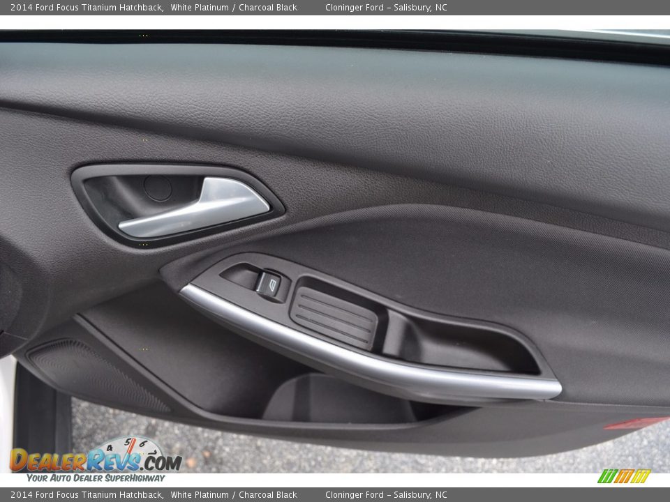 2014 Ford Focus Titanium Hatchback White Platinum / Charcoal Black Photo #15