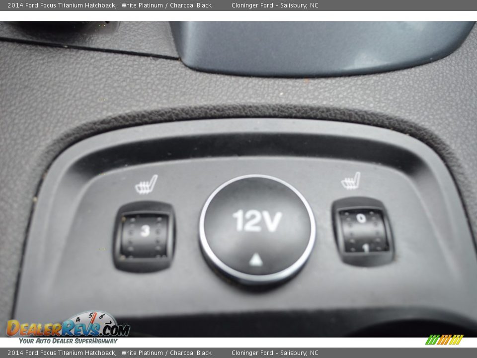 2014 Ford Focus Titanium Hatchback White Platinum / Charcoal Black Photo #22