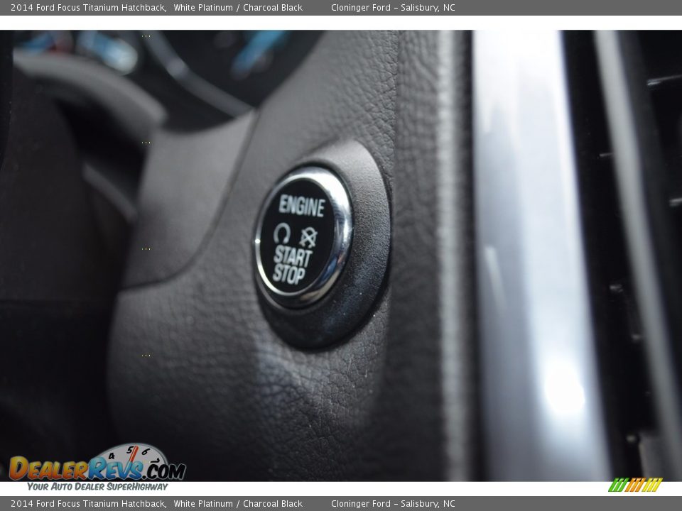 2014 Ford Focus Titanium Hatchback White Platinum / Charcoal Black Photo #29